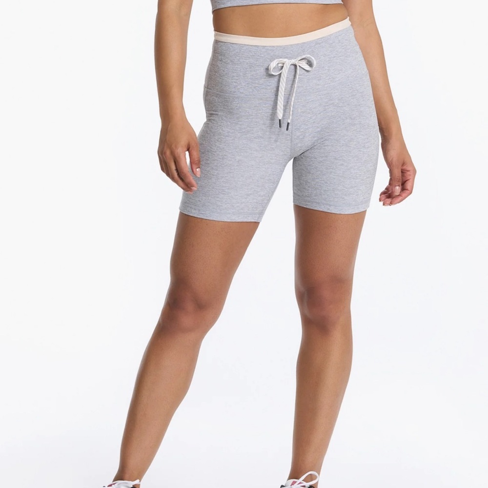 Vuori Women's Light Gray Bike Shorts